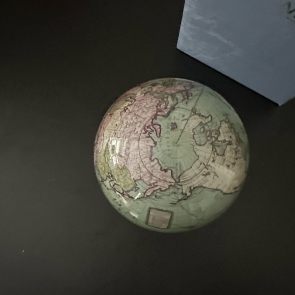 MOVA ANTIQUE TERRESTRIAL GREEN GLOBE - Picture 5 of 8